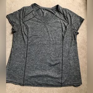 LIVI moisture wicking t shirt size 18/20 L